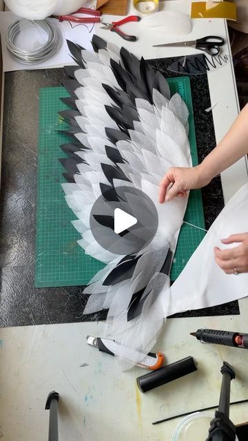 Phoenix Carnival Costume, Diy Foam Angel Wings, Diy Phoenix Wings, Phoenix Costume Diy, Bird Costume Diy, Phoenix Decor, Angel Wings Easy, Wings Costume Diy, How To Make Wings