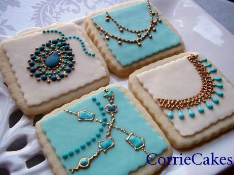 Jewelry cookies - I'll never make them but they are beautiful! Jewelry Cookies, Cookies Decoradas, Edible Cookies, Pretty Cookies, Cookie Frosting, Fancy Cookies, Creative Cookies, Cookie Inspiration, Cookie Icing