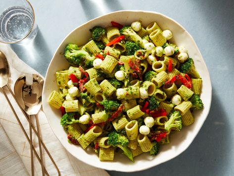 Recipe of the Day: Christmas Pasta Salad | Thanks to its festive colors, this pasta salad will shine bright on your holiday table. For the vibrant green dressing, we jazzed up traditional basil pesto with spinach and almonds. Christmas Pasta Salad, Christmas Eve Recipes, Green Dressing, Christmas Pasta, Christmas Potluck, Potluck Ideas, Christmas Side, Christmas Side Dishes, Christmas Meal