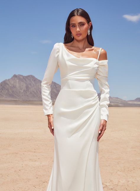 Simple Fitted Wedding Dress, Satin Sheath Wedding Dress, Simple Wedding Dress Strapless, Calla Blanche, Minimal Wedding Dress, Elegant Minimalism, Cape Wedding Dress, Detachable Skirt, Simple Wedding Dress