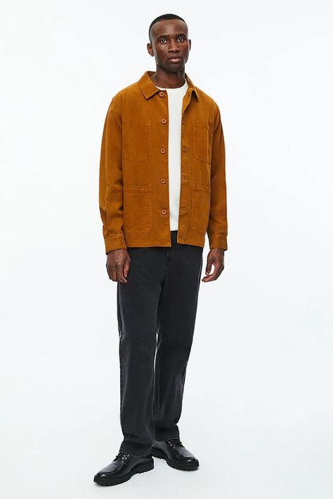 Wool Shacket Outfit, Shacket Outfit, Tapered Chinos, Black Boots Outfit, Outfits For Men, All Black Looks, All White Outfit, Pants White, Field Jacket