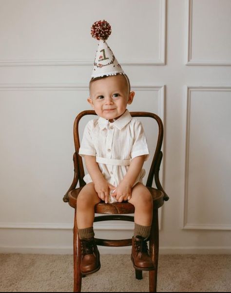 Boy Birthday Pictures, Thanking God, 1 Year Baby, Vintage Baby Boys, Baby Boy 1st Birthday Party, First Birthday Pictures, One Year Birthday, Baby Poses, Baby Boy 1st Birthday