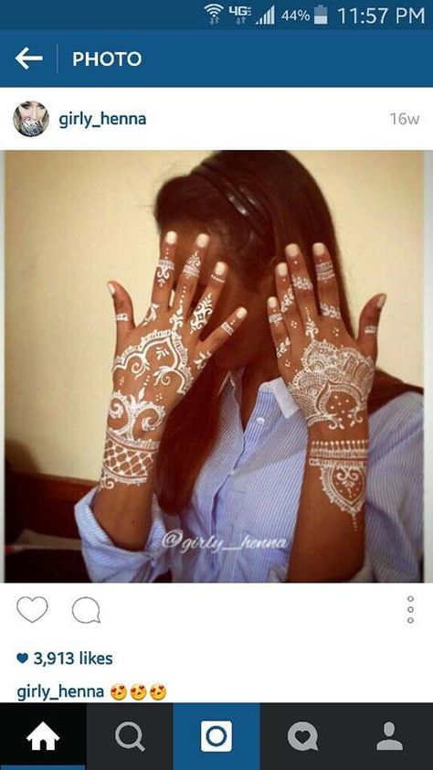 30+ Beautiful and Simple #henna #Mehndi #designs Ideas for hands http://www.ultraupdates.com/2016/02/beautiful-and-simple-henna-mehndi-designs-ideas-for-hands/ Simple Henna Mehndi Designs, Black Mehndi Designs, Black Mehndi, Girly Henna, Hands Images, Nails Sns, Sns Powder, Henna Mehndi Designs, Henna Hand