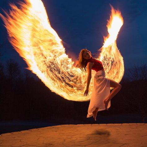 Beautiful Light Painting Photos of a Young Woman Rising From the Ashes as a Fiery Phoenix Phoenix Wings, Light Painting Photography, Fire Photography, Real Fire, Magic Aesthetic, Fantasy Photography, Fire Art, Diy Photography, Trik Fotografi