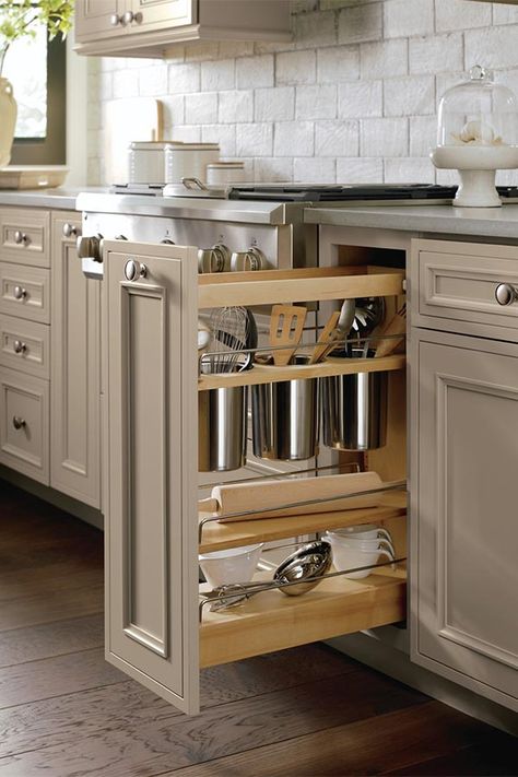 Our Base Utensil Pantry Pull Out Cabinet keeps your utensils easily accessible with removable stainless bins designed to hold them upright. Decora Cabinets, Kitchen Cabinet Storage Solutions, Kitchen Cabinet Accessories, Kitchen Base Cabinets, Kabinet Dapur, Interior Vintage, Smitten Kitchen, Diy Kitchen Storage, Furniture Couch