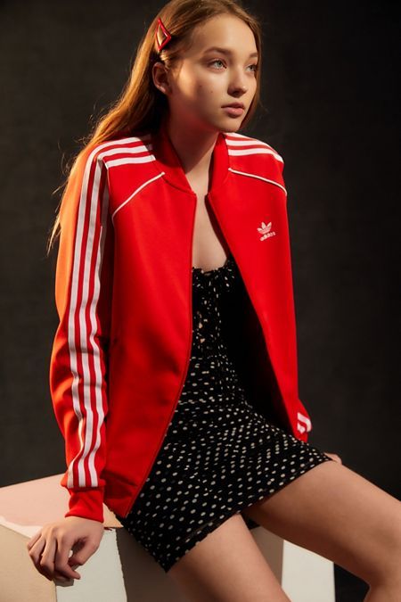 Adidas Jacket Outfit, Red Adidas Jacket, Adidas Sst, Adidas Jacket Women, Best Clothing Brands, Look Adidas, Adidas Track Jacket, Adidas Outfit, Jacket Outfit