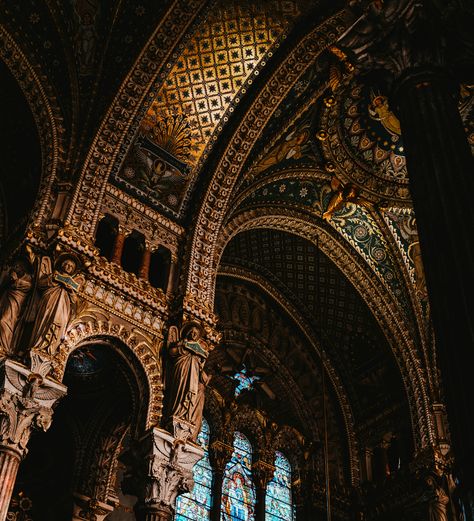 Dark Academia Architecture, Academia Architecture, Baroque Cathedral, Inside Building, Aegon Targaryen, Loki Aesthetic, Black And Gold Aesthetic, Old Architecture, Building Photo