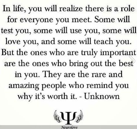 Some people come into your life for a reason, a season or a lifetime. Life Quotes Friendship, Thoughts For The Day, Lifetime Quotes, Inspirational Words Of Wisdom, About Quotes, Quotes Thoughts, People Quotes, For A Reason, Wonderful Words