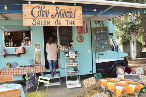 Chaï Nomad, le food truck salon de thé – Les Capricieuses Vegan Food Truck, Bike Food, Opening A Coffee Shop, Food Van, Mobile Catering, Coffee Bike, Concession Food, Retro Caravan, Coffee Truck