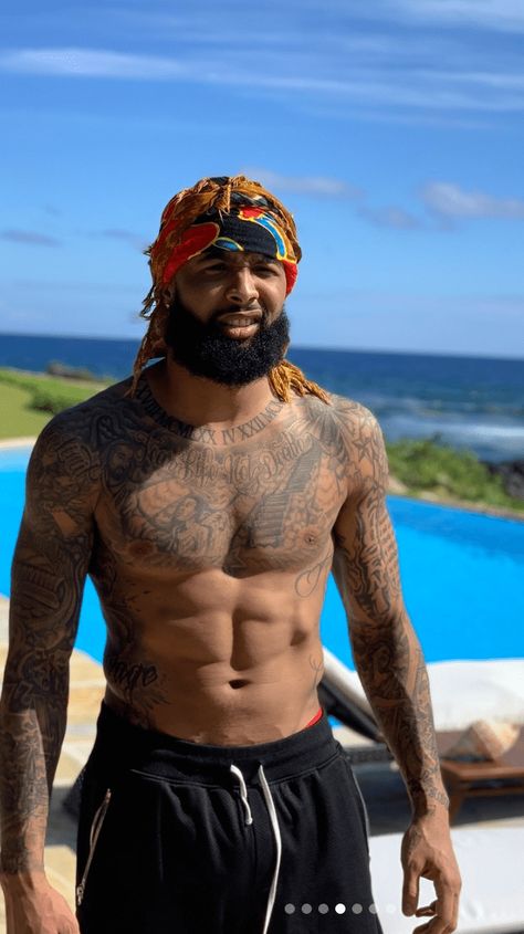 odell beckham jr is all about vibes (no matter who you are) | inside jamari fox Odell Beckham Jr Tattoos, Odell Beckham Jr Haircut, Odell Beckham Jr Wallpapers, Black Men Tattoos, Odell Beckham, Chest Tattoo Men, Odell Beckham Jr, Cute Black Guys, Beckham Jr