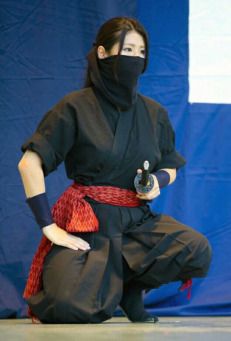 Female Ninja Outfit, Kunoichi Outfit, Japanese Ninja, Samurai Clothing, Martial Arts Clothing, Asakusa Tokyo, Outfit Drawing, Ninja Outfit, Female Ninja