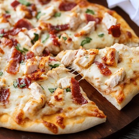 Bbq Ranch Chicken Pizza, Creamy Ranch Sauce, Bacon Ranch Pizza, Ranch Pizza, Chicken Bacon Ranch Pizza, Ranch Sauce, Chicken Crispy, Creamy Ranch, Easy Bacon