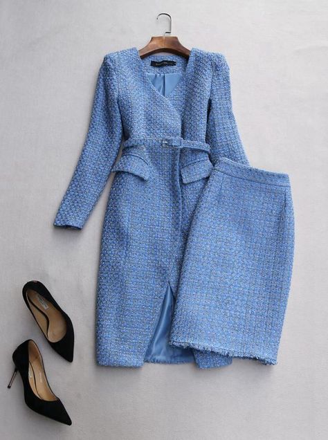 Office lady twinset long woolen coat and skirt | Moda feminina, Trajes profissionais, Vestidos estilosos Chanel Work Outfit, Coat And Skirt, Official Wear, Fashion Formal, Classy Dresses, Wedding Indian, Woman Suit Fashion, Dresses To Wear, Classy Work Outfits