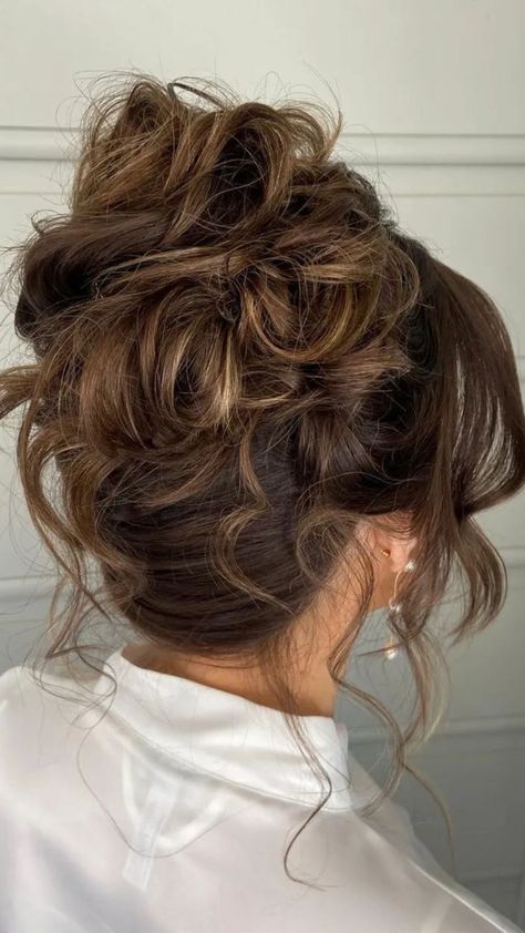 Traditional Braids, Hair Captions, Occasion Hairstyles, Prom Attire, Grad Hair, Bun With Curls, Concert Hairstyles, Wedding Glam, Hairstyle Examples