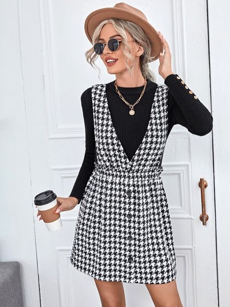 Pinafore Dress Outfit Winter, Houndstooth Dress Outfit, Pinafore Dress Outfit, Dress Outfit Winter, Form Outfits, Weather Clothes, Sixth Form, Winter Dress Outfits, Autumn 2022