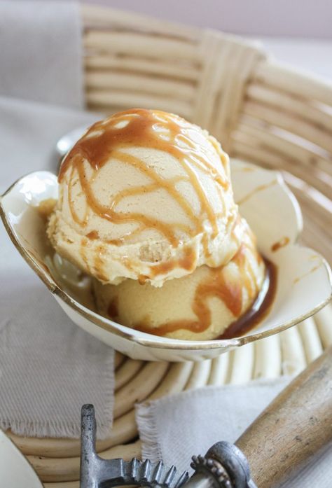 Salted Caramel Ice Cream Aesthetic, Salted Caramel Aesthetic, Ice Cream Salted Caramel, Ice Cream Caramel, Frozen Deserts, Ice Cream Salt, Ice Cream Recipes Machine, Caramel Treats, Sorbet Ice Cream