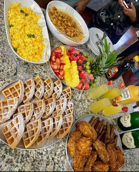 Blunts And Brunch, Blunts And Brunch Party Ideas, Pizza Aesthetic Wallpaper, Easter Food Recipes, Wallpaper Pizza, Bday Breakfast, Tarah Dewitt, Fajitas Chicken, Breakfast Brunch Party