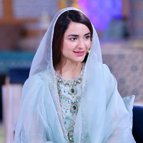 #ehsaasramzan hashtag on Instagram • Photos and Videos Ramzan Dpz, Pakistani Beauty, Yumna Zaidi, Red Bridal Dress, Cute Celebrity Couples, Handsome Celebrities, Red Wedding Dresses, Pakistan Fashion, Muslim Fashion Dress