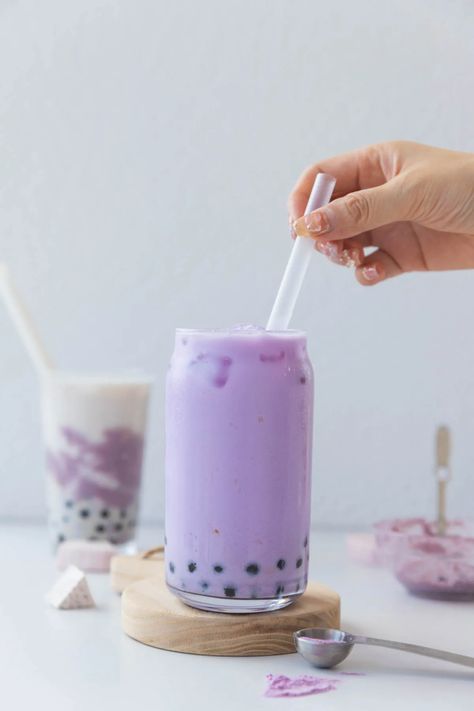 Purple Boba Tea, Mug Cookie Recipes, Taro Powder, Taro Milk Tea, Taro Bubble Tea, Taro Boba, Nutcracker Christmas Party, Purple Cafe, Purple Drink