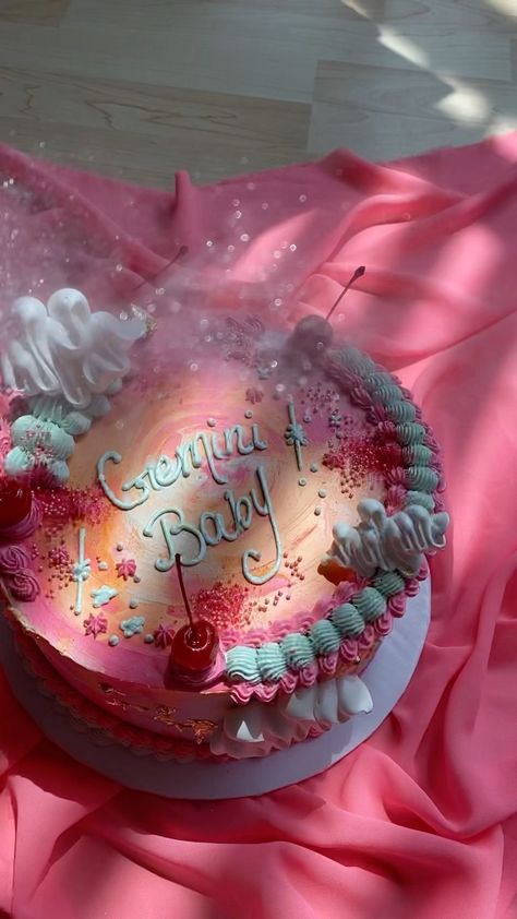 Gemini Baby Cake, Gemini Birthday Cake, Gemini Cake, Fairy Garden Cake, Gemini Birthday, Candy Drinks, Garden Cakes, Birthday Cakes For Women, Colorful Cakes