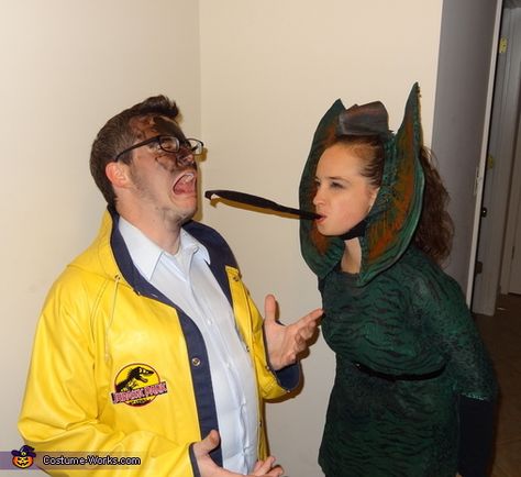 Nedry Jurassic Park, Dilophosaurus Costume, Jurassic Park Costume, 90s Halloween Costumes, Costumes For Couples, 90s Halloween, Couple Costume, Homemade Costume, Costume Works