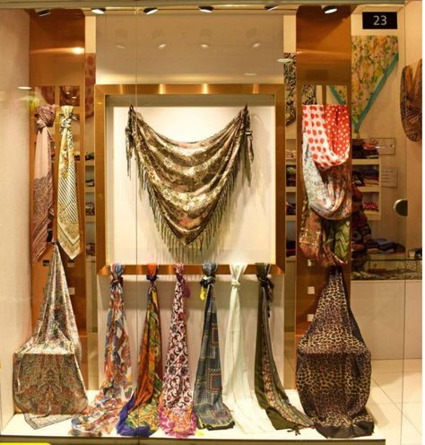 Textile Museum Display, Fabric Exhibition Display, Fabric Display Ideas Showroom, Fashion Exhibition Display, Hijab Display, Scarves Display, Bag Store Display, Fashion Store Display, Visual Merchandising Fashion