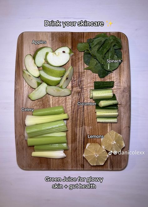 Skin Smoothie, Healthy Starbucks Drinks, Skin Diet, Fruit Health Benefits, Skin Care Basics, Just Juice, Healthy Starbucks, Smoothie Cleanse, Green Juice Recipes