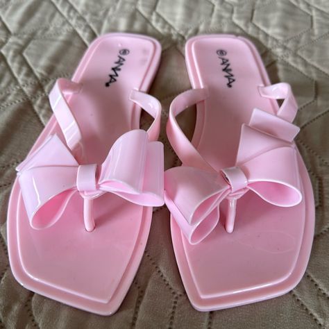 Size 8 Pink Jelly. So Cute! Pink Girly Things Accessories, Bow Aesthetic, Cute Flip Flops, Cute Slides, Hello Kitty Accessories, Summer Shoe, Funky Shoes, Sandals Outfit, Cute Nike Shoes