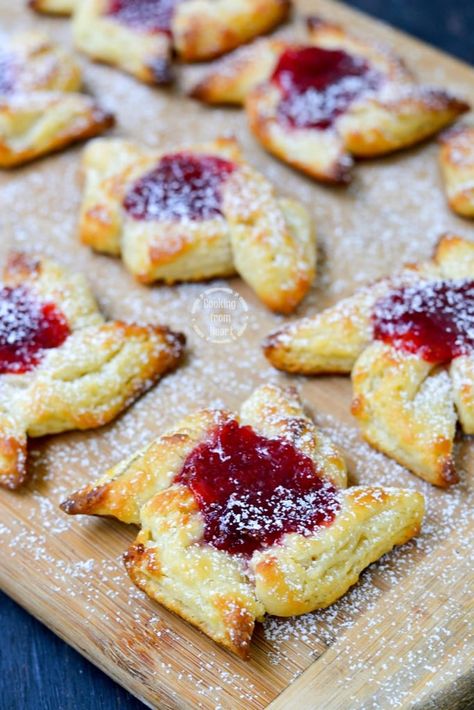 Strawberry Jam Pastry, Jam Danish, Eggless Butter Cookies Recipe, Strawberry Danish Recipe, Danish Pastry Recipe, Strawberry Danish, Danish Cookies, Pastry Cook, Strawberry Jam Recipe