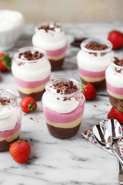 Neapolitan Pudding Parfaits Pudding Parfait Recipes, Dessert Parfaits, Strawberry Pudding, Pudding Parfait, Pudding Flavors, Dessert Shots, Neapolitan Ice Cream, Ice Cream Flavor, Cake Pudding