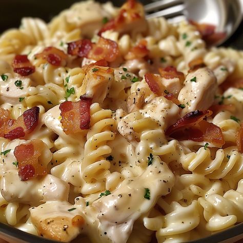 Cheesy Chicken Bacon Ranch Pasta, Creamy Chicken Bacon Pasta, Easy Chicken Bacon Ranch Casserole, Chicken Bacon Ranch Mac And Cheese, Chicken Bacon Ranch Pasta Crockpot, Chicken Bacon Ranch Recipes, Chicken Bacon Mac And Cheese, Bacon Chicken Ranch Pasta, Chicken Bacon Ranch Pasta Casserole