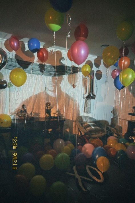 Xo The Weeknd party the zone The Weeknd Life Of The Party, The Weeknd Balloons, House Of Balloons Party The Weeknd, House Of Balloons The Weeknd Aesthetic, House Of Balloons The Weeknd Party Theme, A24 Birthday Party, House Of Balloons Aesthetic Party, House Of Balloons Birthday Party, The Weeknd Houseofballoons