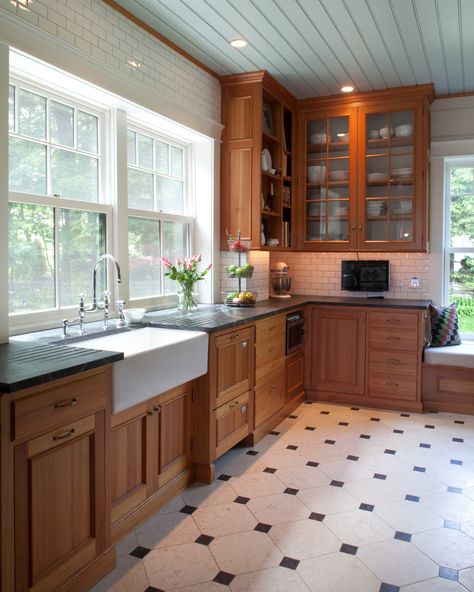 Soapstone Countertops Kitchen, White Kitchen Floor, Craftsman Style Kitchens, Craftsman Style Kitchen, Countertops Ideas, Farmhouse Kitchen Inspiration, Maple Kitchen Cabinets, Traditional Kitchens, Soapstone Countertops