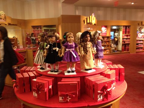 A prominent part of my childhood!!! At the American Girl Doll store! American Childhood, American Girls Aesthetics, American Girl Dolls Aesthetic, Girly 2000s Childhood, Nostalgic Doll House, Monster High Dolls Nostalgia, 2000s Baby, Right In The Childhood, Funny Feeling