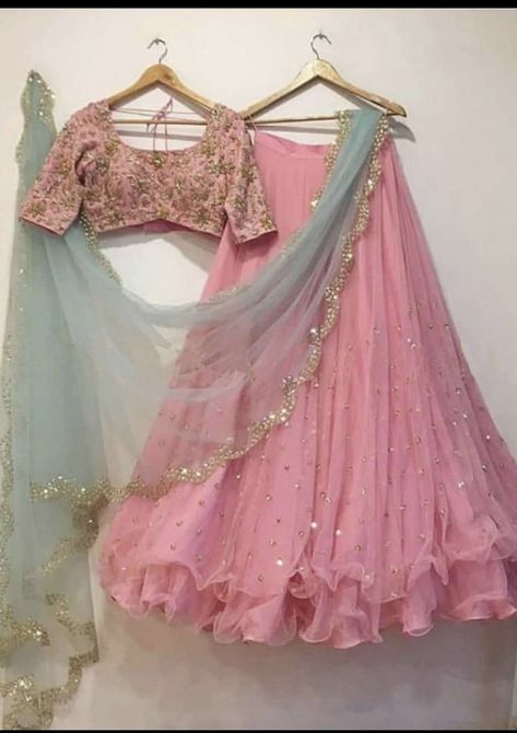 Pink Net Lehenga Choli, Haldi Ceremony Lehenga, Pink Net Lehenga, Flair Lehenga, Bollywood Lengha, Lengha Sari, Lengha Blouse, Indian Lengha, Blessing Ceremony