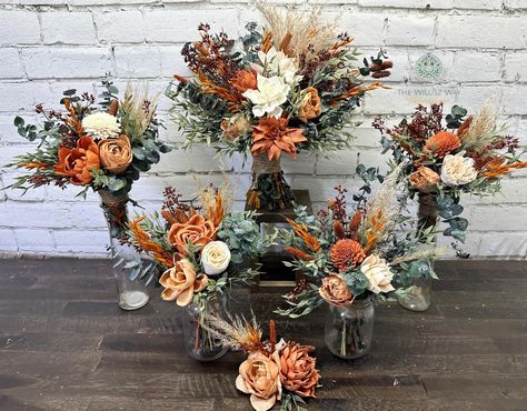 Boho Wedding Centerpieces, Country Western Wedding, Vibrant Decor, Western Themed Wedding, Rustic Style Wedding, Bridesmaids Bouquet, Bridal Bouquet Fall, Rustic Wedding Bouquet, Babies Breath