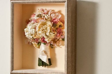 Getting #married soon? Find out 10 ways to reuse & preserve your #wedding flowers. Reuse Wedding Flowers, Shadow Box For Wedding, Bouquet Shadow Box, Wedding Shadow Box, Wood Flower Bouquet, Deep Shadow Box, Wedding Bouquet Preservation, Flower Confetti, Bridal Bouquet Flowers