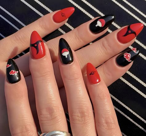 Naruto nails 🍜🍥 Nail Ideas Anime Simple, Naruto Nails Designs Easy, Simple Anime Nail Art Designs, Itachi Uchiha Nails Design, Itachi Nail Art, Naruto Themed Nails, Aot Anime Nails, Anime Nails Designs Simple, Itachi Nails Design