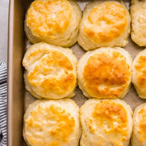 7-Up Biscuits Recipe | The Recipe Critic Easy 7 Up Biscuits, 7ip Biscuits, 7 Ip Biscuits, Seven Up Biscuits, Cherry Almond Bread, Quick Rolls Recipe, Home Made Biscuits, 7 Up Biscuits Recipe, 7up Biscuits