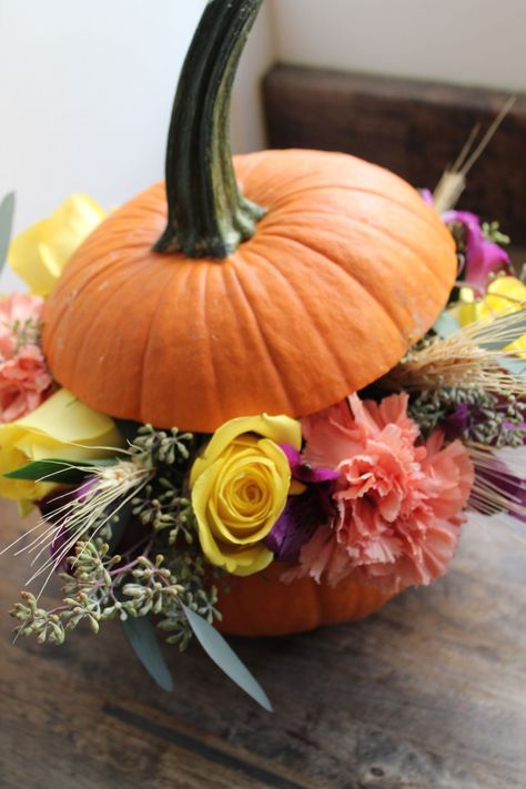 Flower pumpkin Flowers In A Pumpkin, Real Pumpkins With Flowers, Foam Pumpkin Flower Arrangement, Oumpkin Flower Areangnent, Flower Arrangement Workshop, Pumpkin With Flowers, Flower Pumpkin, Pumpkin Floral Arrangements, Pumpkin Vase