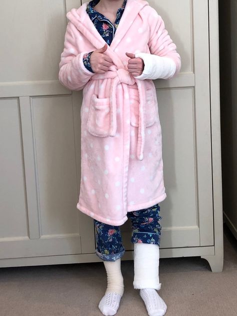 World Book Day costume. Amber from David Walliams' The Midnight Gang. David Walliams Books, Gang Costumes, World Book Day Costume, World Book Day Ideas, David Walliams, Book Costumes, World Book Day Costumes, School Costume, Book Day Costumes