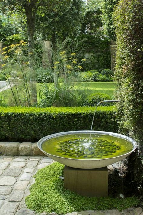 Taman Air, Garden Water Feature, Indoor Water Fountains, Water Fountains Outdoor, Have Inspiration, Water Features In The Garden, Garden Fountain, Garden Fountains, Garden Living