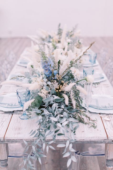 Budget Wedding Decorations, Wedding Decor Aesthetic, December Wedding Colors, Wonderland Wedding Decorations, Ice Blue Weddings, Silver Winter Wedding, Winter Wonderland Wedding Theme, Cozy Winter Wedding, Silver Wedding Theme