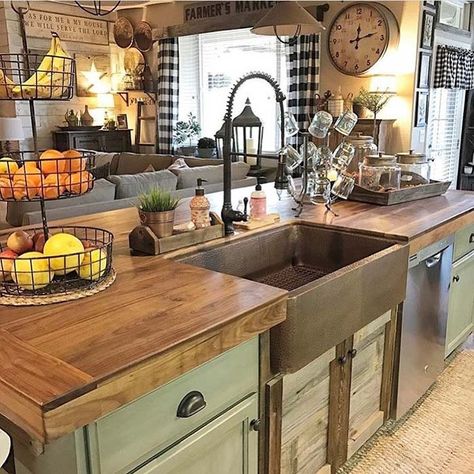 Farmhouse Kitchen Countertops, Kitchen Design Countertops, Farmhouse Kitchen Cabinets, Farmhouse Kitchen Design, Rustic Farmhouse Kitchen, Classic Kitchen, Farmhouse Sink Kitchen, Colour Ideas, Kitchen Design Decor