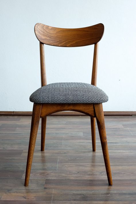 Scandinavian Dining Chairs Wood, Minimal Dining Chairs, Midcentury Modern Chairs Dining, Retro Chairs Dining, Mid Century Dining Chairs Upholstered, Scandinavian Chairs Dining, Art Deco Chairs Dining, Wooden Chairs For Dining Table, Modern Dining Chairs Wood