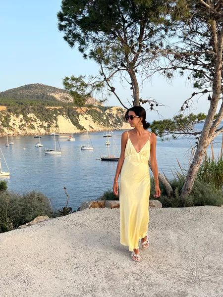 Yellow Wedding Guest Dresses, Canary Yellow Dress, Slip Dress Outfit, Capri Outfits, Yellow Outfit, Yellow Wedding, Canary Yellow, Yellow Fashion, Wedding Guest Outfit