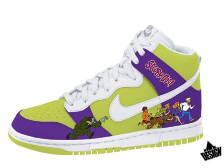 My kid would LOVE me! Custom Scooby Nikes. Scooby Doo Images, Scooby Doo Mystery Incorporated, New Scooby Doo, Scooby Doo Mystery, Sneaker Design, Cute Nikes, Swag Shoes, Custom Sneakers, Painted Shoes