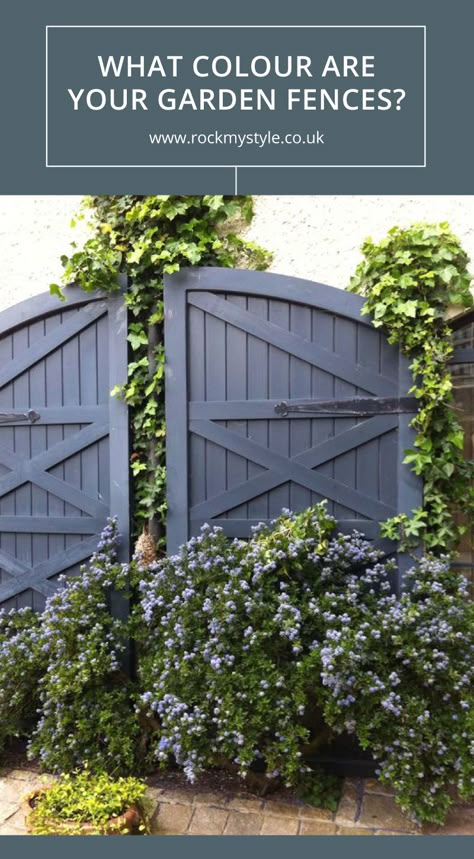 colourful garden fences | garden decoration | How to make the most of your garden fence #gardeninspiration #gardenfence Exterior Fence Paint Colors, Dark Fence Paint Colors, Dark Fences In Garden, Painting Garden Fence, Dark Painted Fence, Fence Colour Ideas Color Schemes, Grey Fence Garden Ideas, Dark Garden Fence, Dark Green Fence