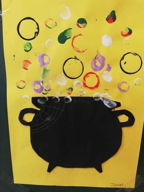 Diy Halloween Decorations Preschool, Crafts For Preschoolers Halloween, Preschool Halloween Painting Ideas, Halloween Childcare Activities, October Projects For Preschoolers, Pre K Halloween Art Projects, October Art Crafts For Kids, Halloween Crafts To Do With Toddlers, Witches Brew Craft Preschool