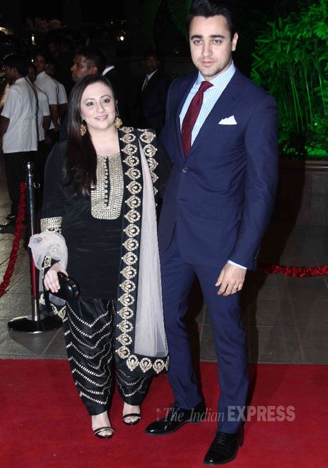 #Arpita #weddingreception #bollywood #shaadi Grand Wedding Reception, Arpita Khan, Aayush Sharma, Bollywood Suits, Pakistan Dress, Grand Wedding, Salwar Designs, Kids Dress Wear, Pakistani Dresses Casual